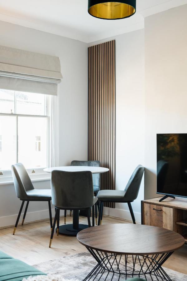 דירות Stunning & Stylish 2 Bed Flat In West לונדון מראה חיצוני תמונה