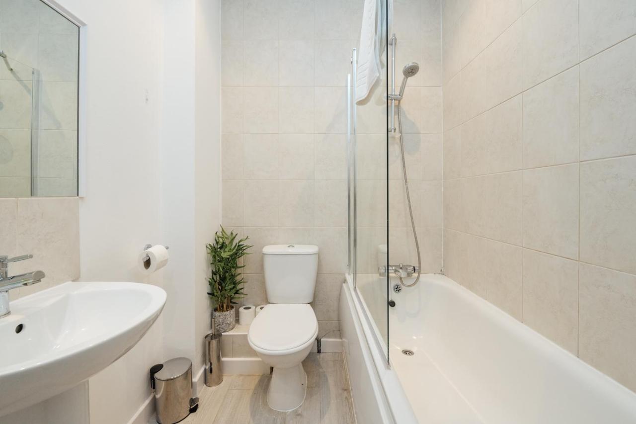 דירות Stunning & Stylish 2 Bed Flat In West לונדון מראה חיצוני תמונה