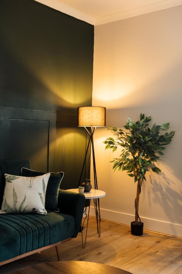 דירות Stunning & Stylish 2 Bed Flat In West לונדון מראה חיצוני תמונה